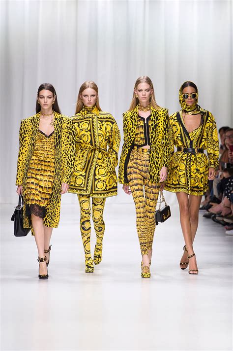 najnowsza kolekcja versace 2018|Versace vogue.